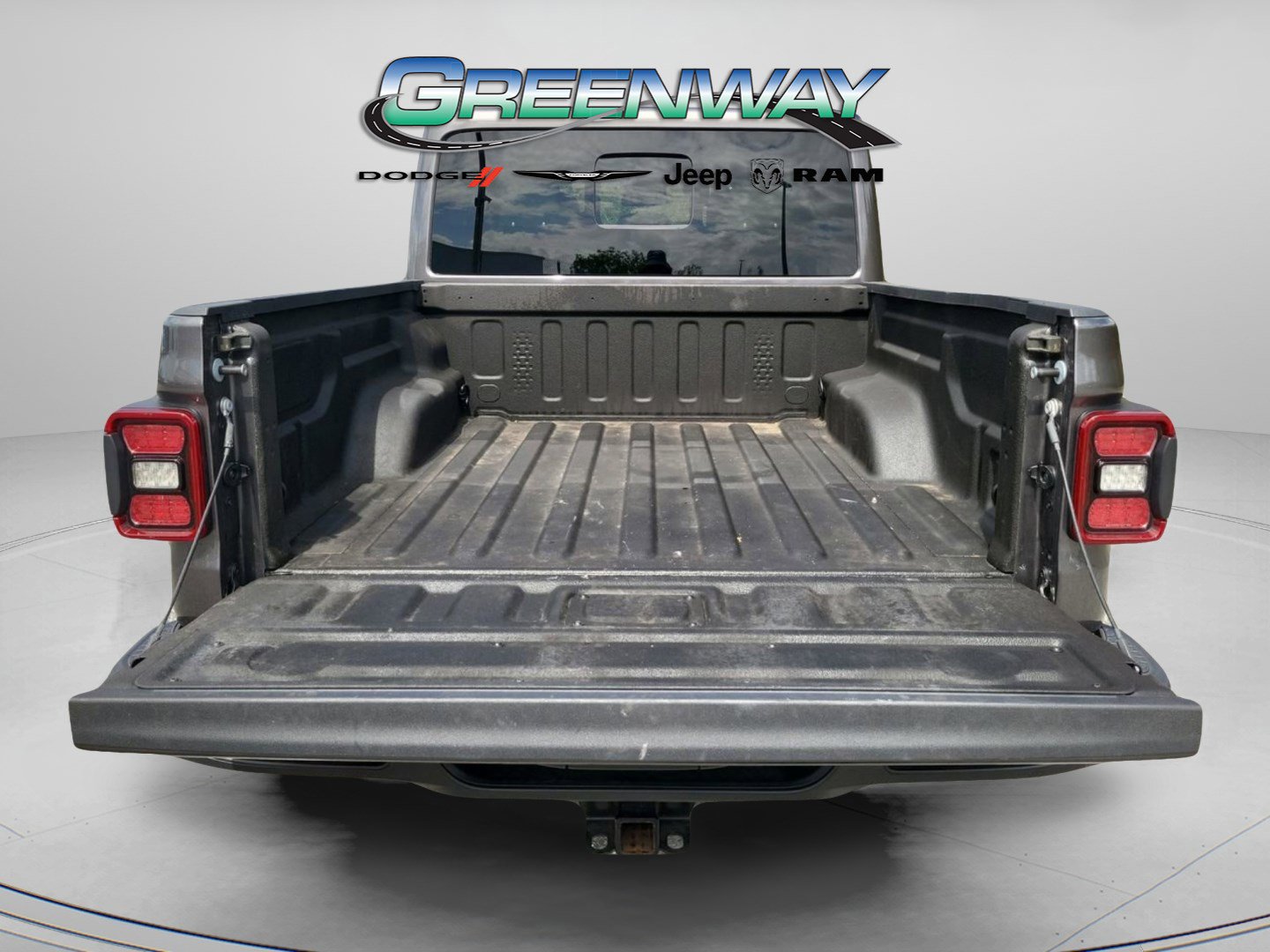 Used 2025 Jeep Gladiator Mojave w/ Convenience Group AWD/4WD image 7