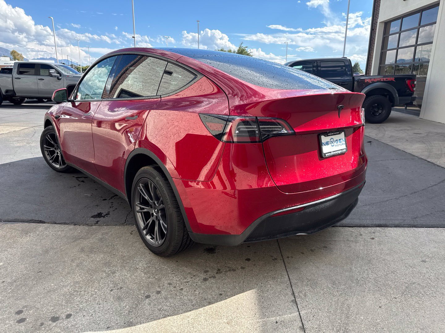 Used 2025 Tesla Model Y Long Range AWD/4WD image 6