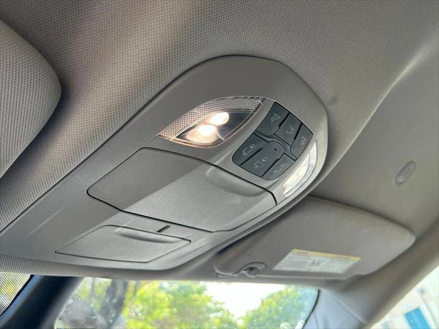 Certified 2024 Chrysler Pacifica Touring-L FWD image 25