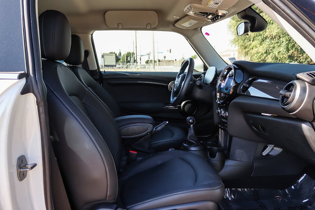Used 2024 MINI Cooper 2-Door Hardtop FWD image 20