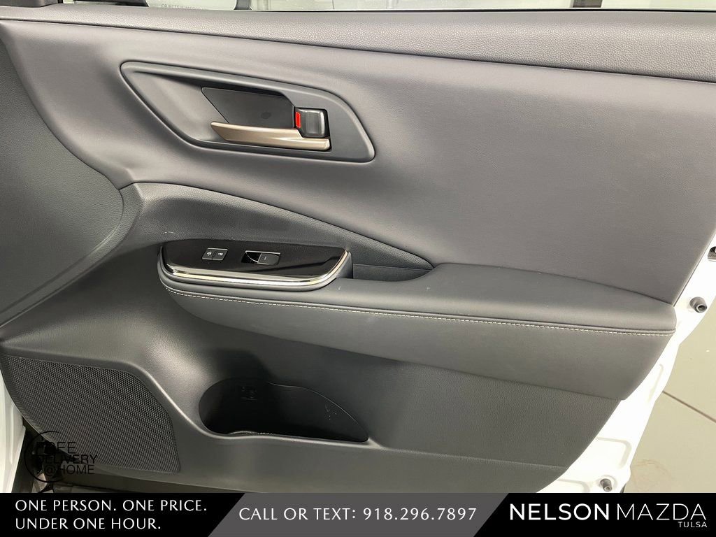 Used 2025 Toyota Crown Signia w/ Advanced Technology Package image 46