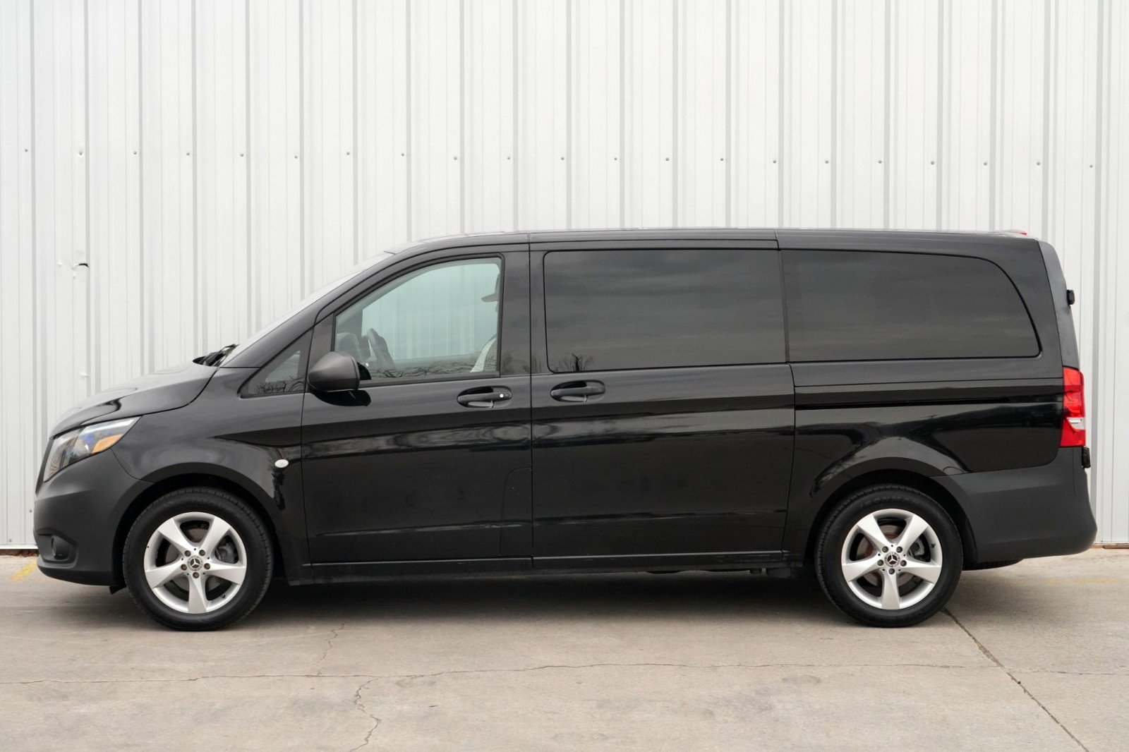 Used 2019 Mercedes-Benz Metris Passenger image 38