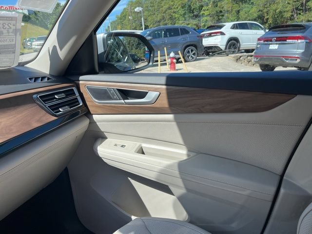New 2026 Volkswagen Atlas SE FWD image 23