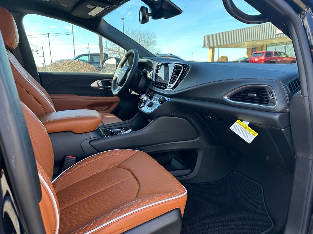 New 2026 Chrysler Pacifica Pinnacle AWD/4WD image 27