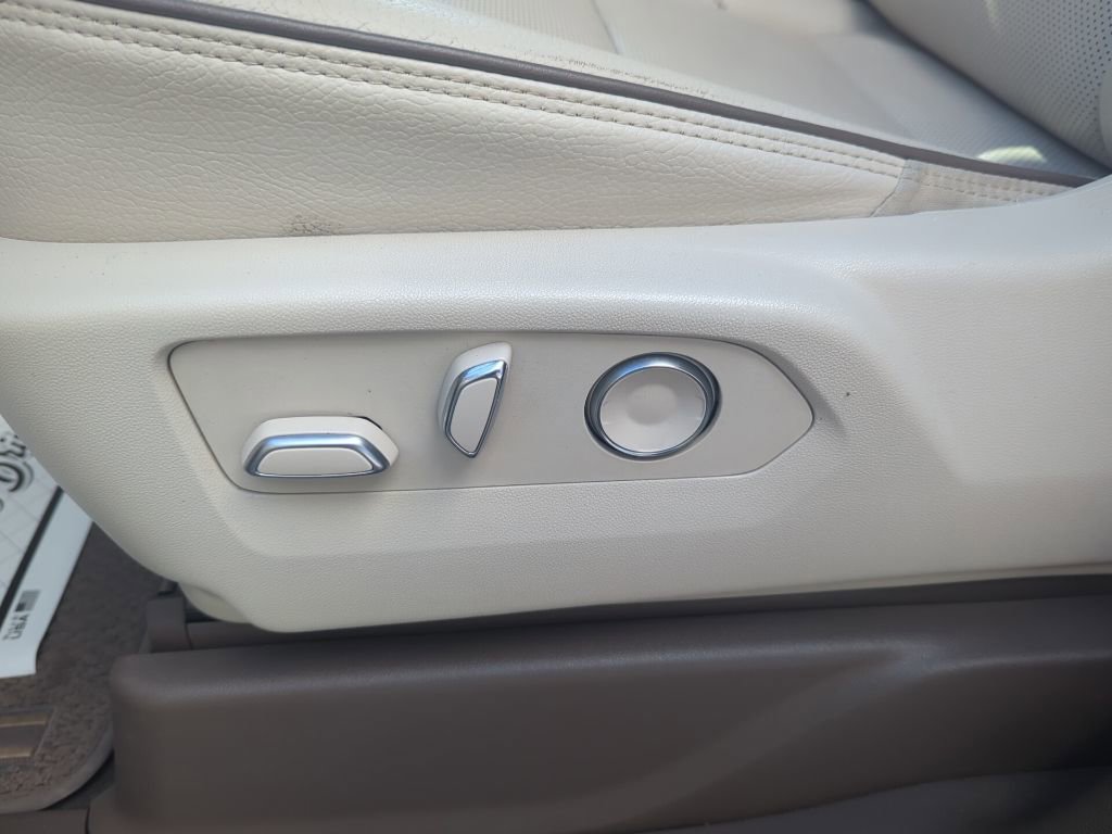 Used 2021 GMC Yukon Denali w/ Denali Premium Package image 30