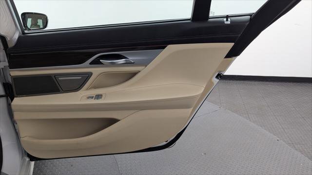 Used 2019 BMW 740i w/ Executive Package RWD image 19