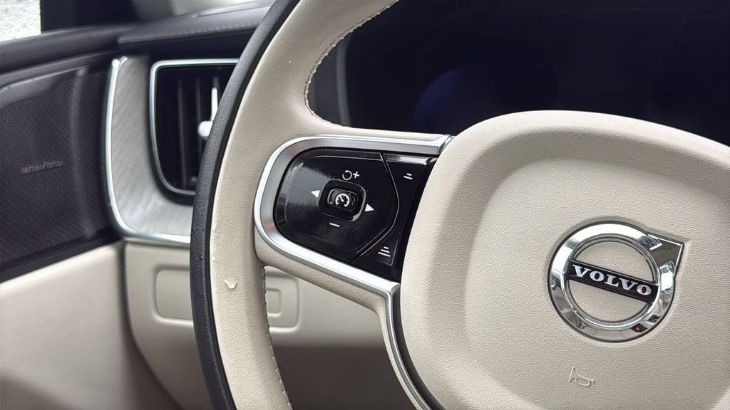 Certified 2024 Volvo XC60 T8 Ultimate w/ Climate Package image 10