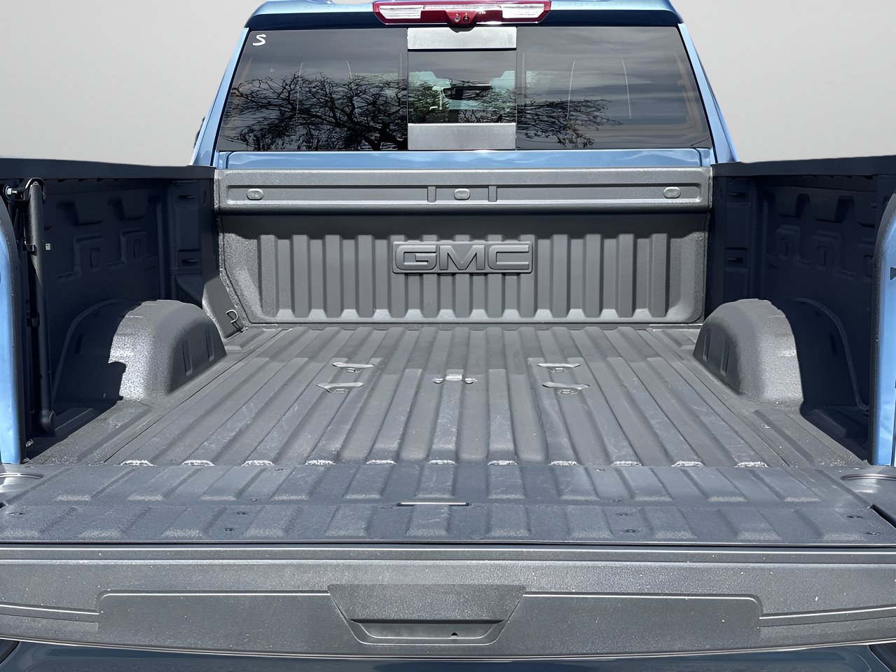 Used 2025 GMC Sierra 2500 Denali Ultimate image 8