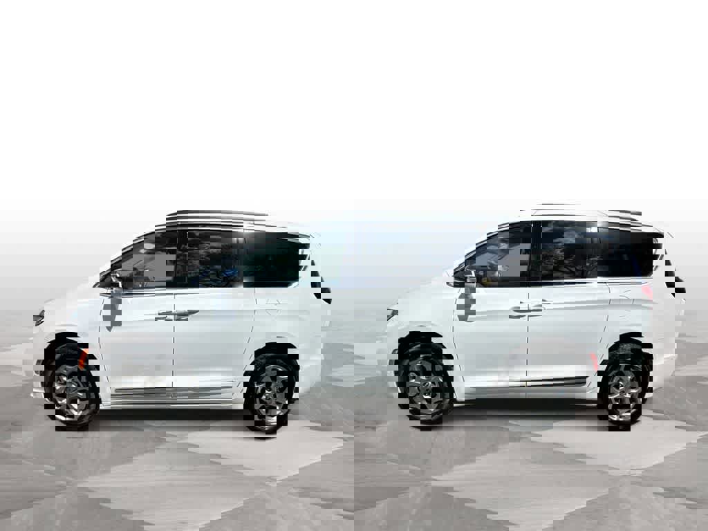 Used 2022 Chrysler Pacifica Limited image 5