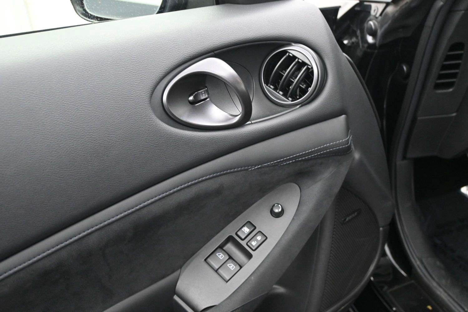 Certified 2024 Nissan Z NISMO w/ Floor Mat Package RWD image 10