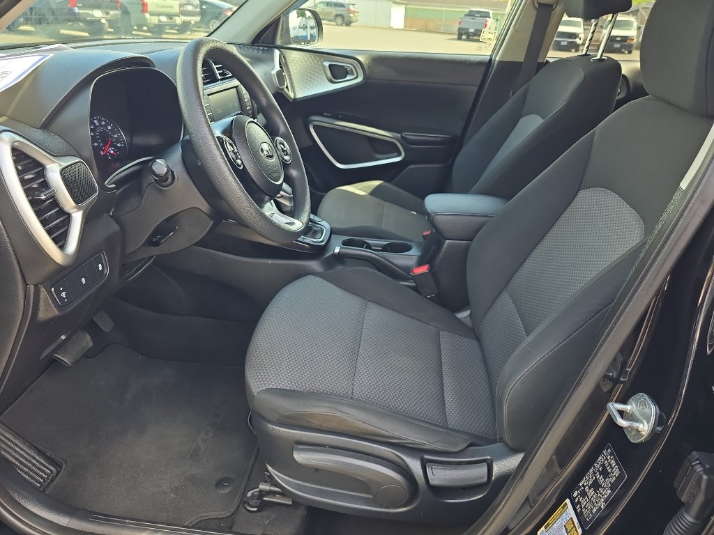 Used 2021 Kia Soul LX FWD image 15