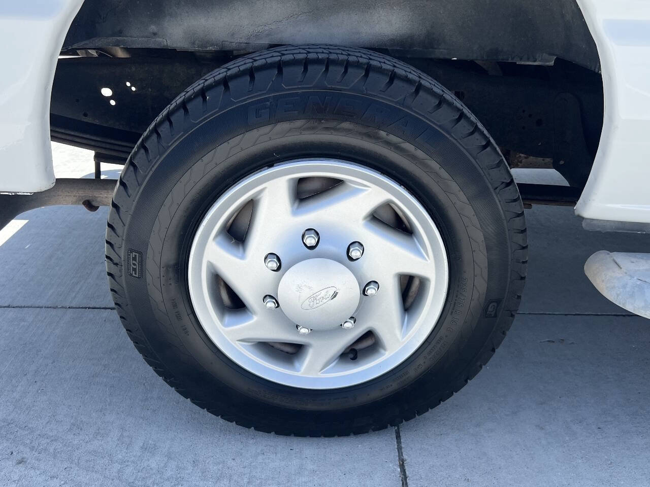 Used 2014 Ford E-250 and Econoline 250 w/ Power Group RWD image 19