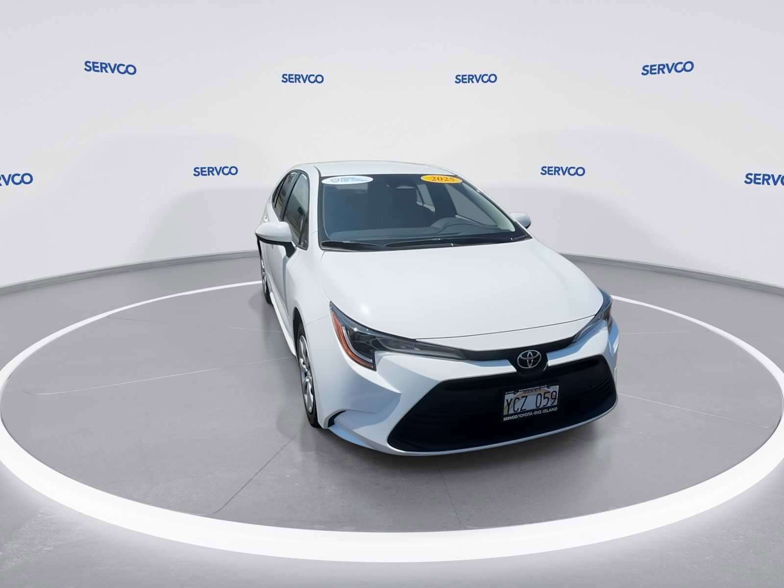 Used 2025 Toyota Corolla LE FWD image 2