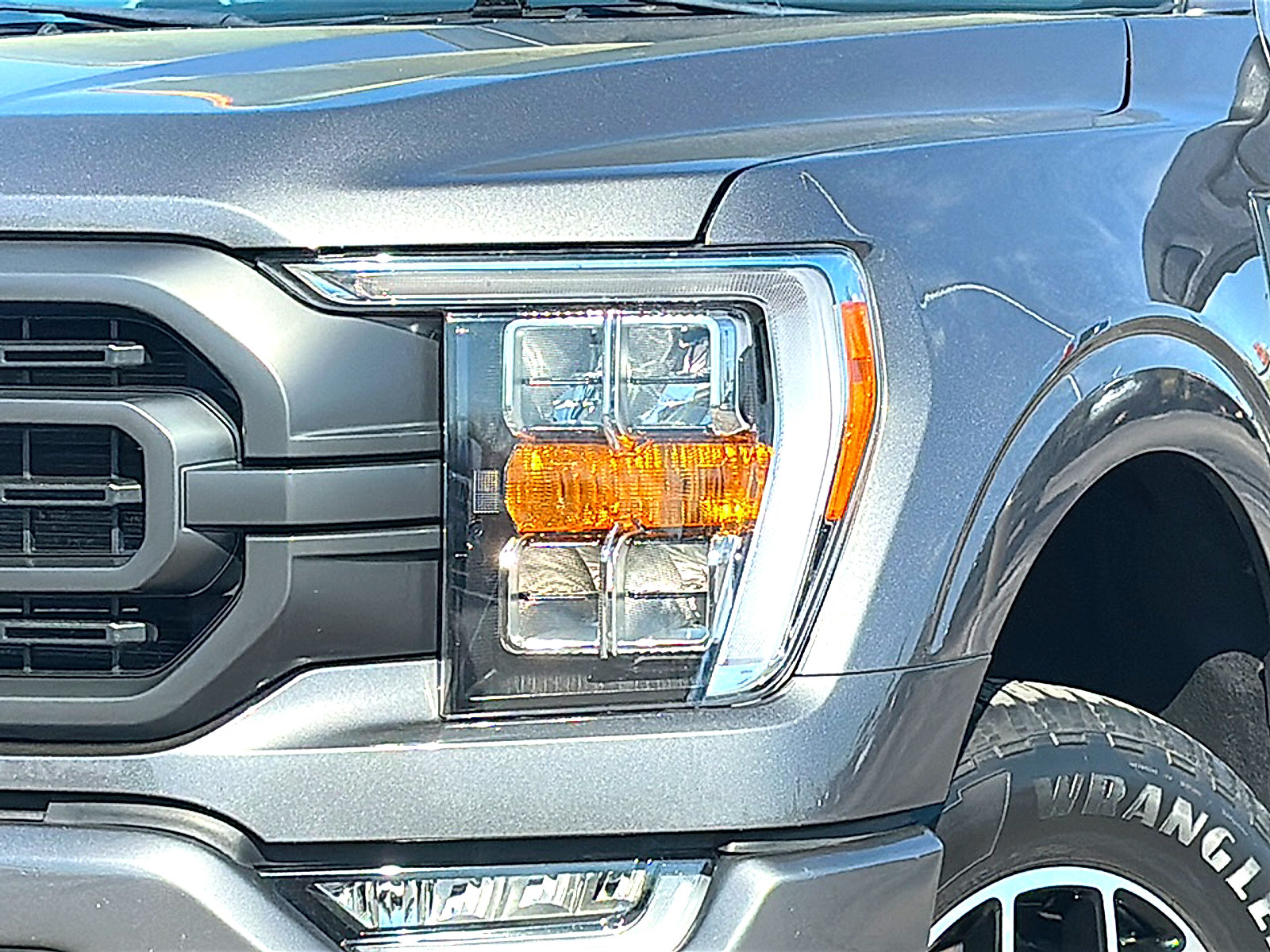 Used 2022 Ford F150 XLT w/ Equipment Group 302A High AWD/4WD image 4