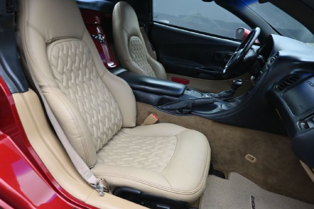 Used 2001 Chevrolet Corvette Convertible w/ Preferred Equipment Group2 RWD image 28
