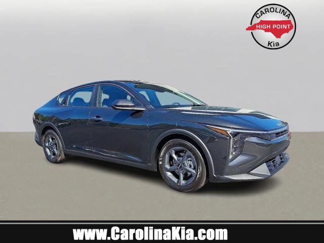 New 2025 Kia K4 LXS image 1