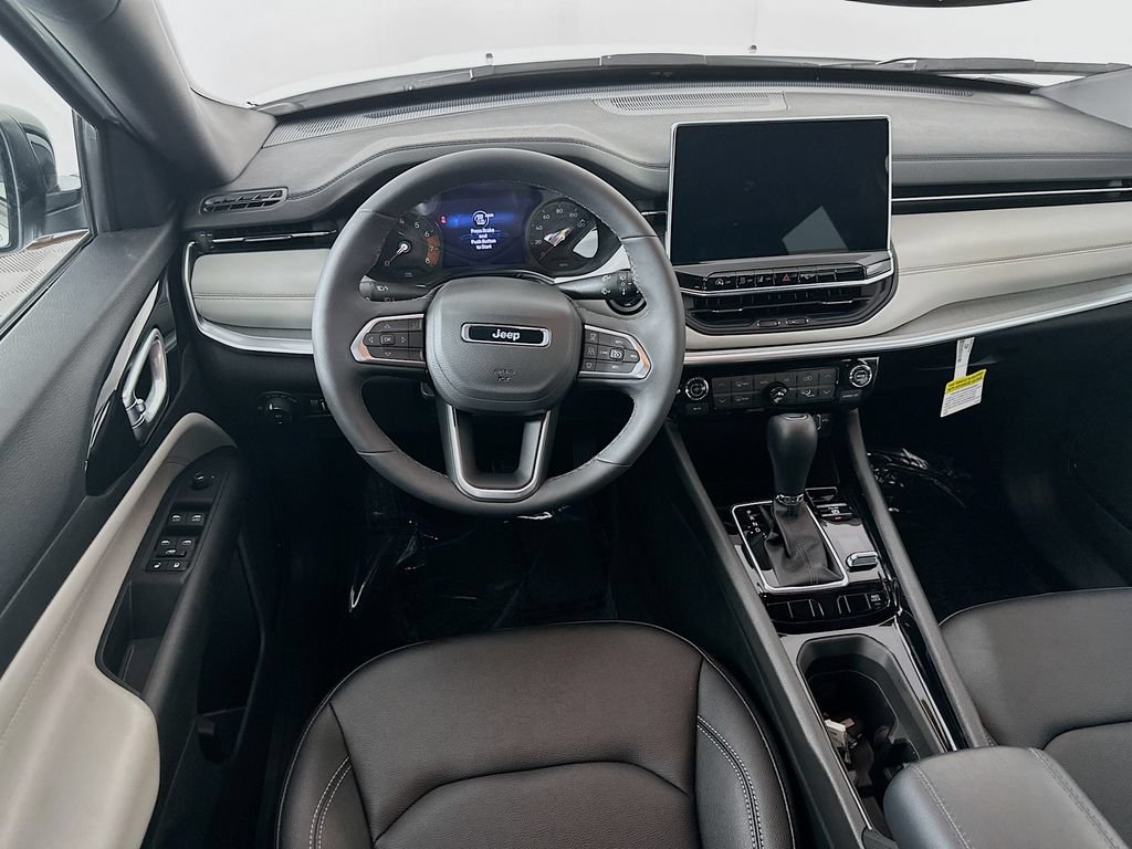 Certified 2025 Jeep Compass Limited AWD/4WD image 31