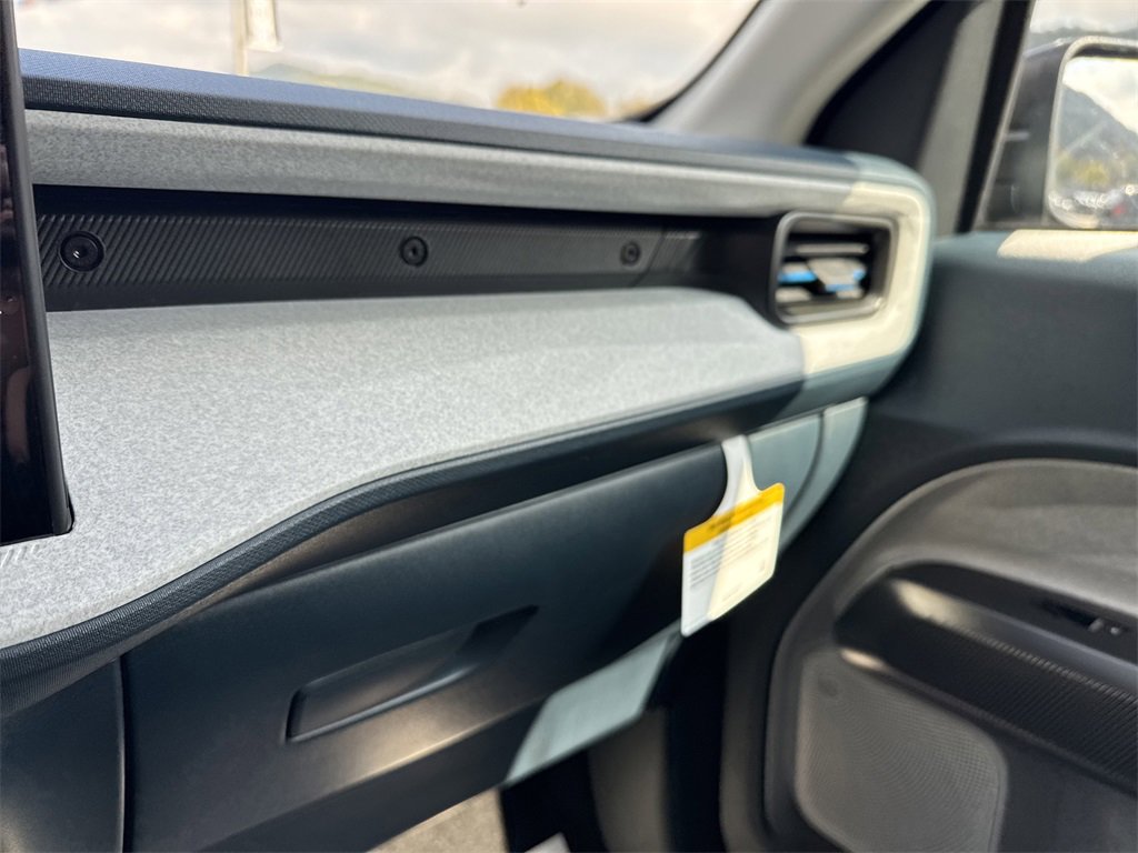 New 2025 Ford Maverick XLT image 25