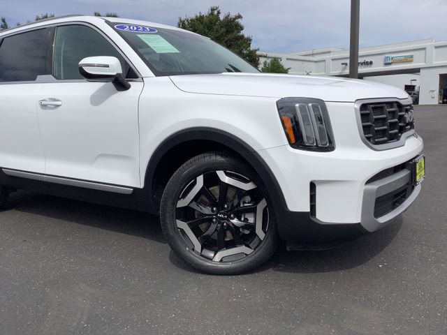 Used 2023 Kia Telluride S AWD/4WD image 3