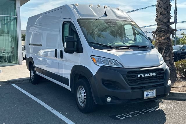 Used 2025 RAM ProMaster 2500 w/ Convenience Group FWD image 2