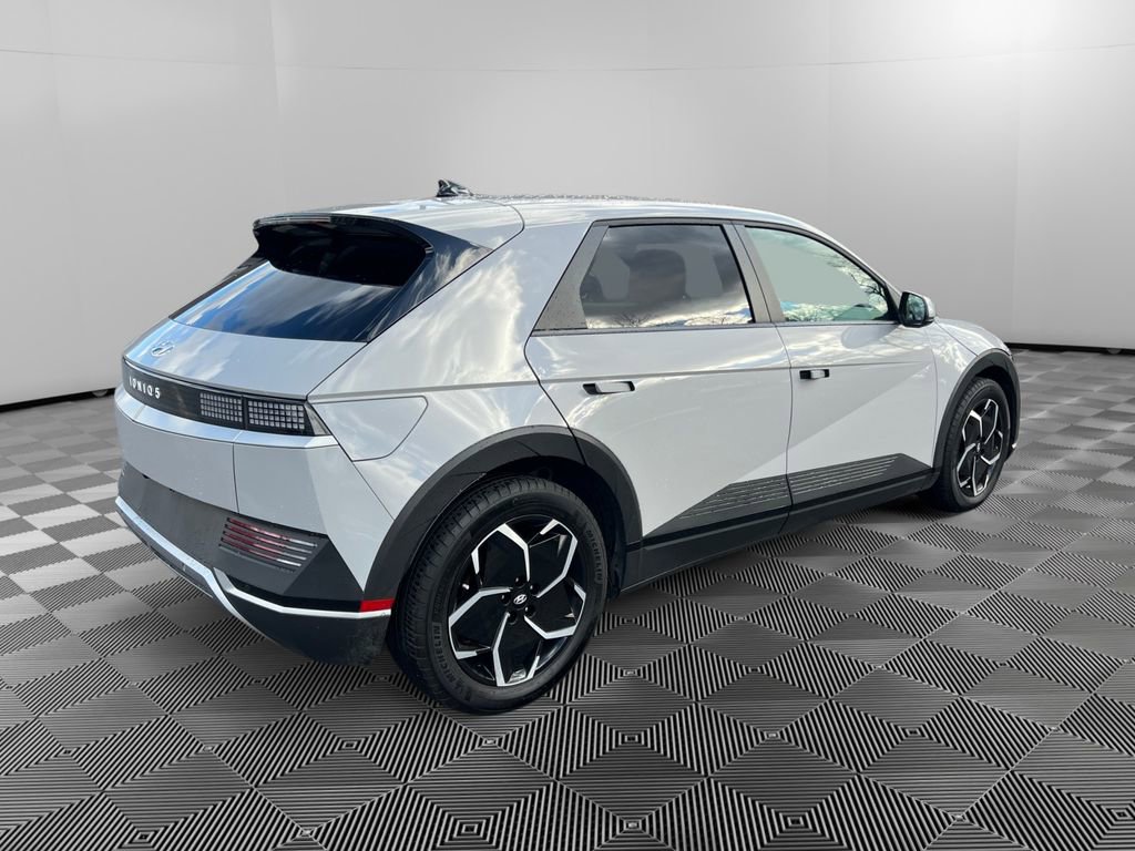 Certified 2024 Hyundai Ioniq 5 SE image 7