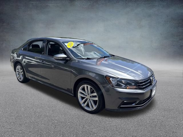 Used 2019 Volkswagen Passat 2.0T Wolfsburg w/ Wheels & Sunroof Package FWD image 4