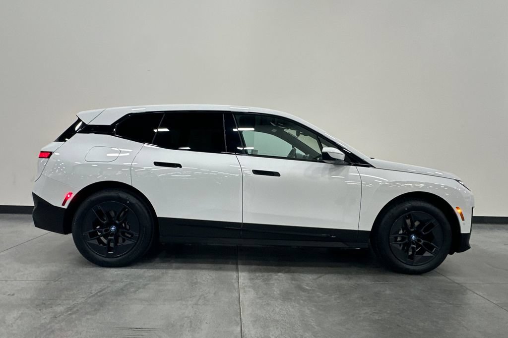 Used 2023 BMW iX xDrive50 w/ Convenience Package AWD/4WD image 3