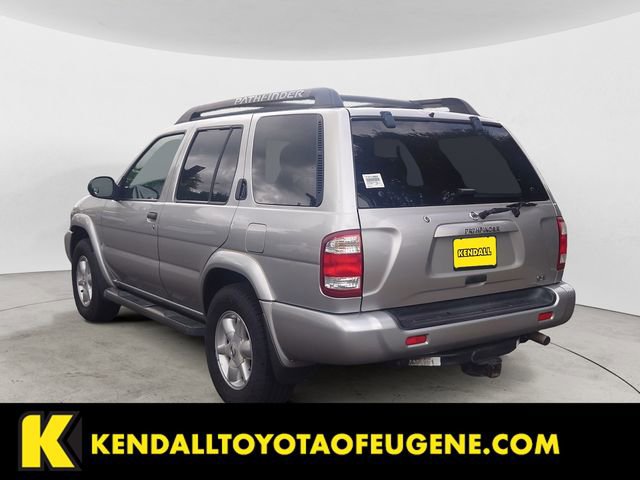 Used 2002 Nissan Pathfinder SE AWD/4WD image 3