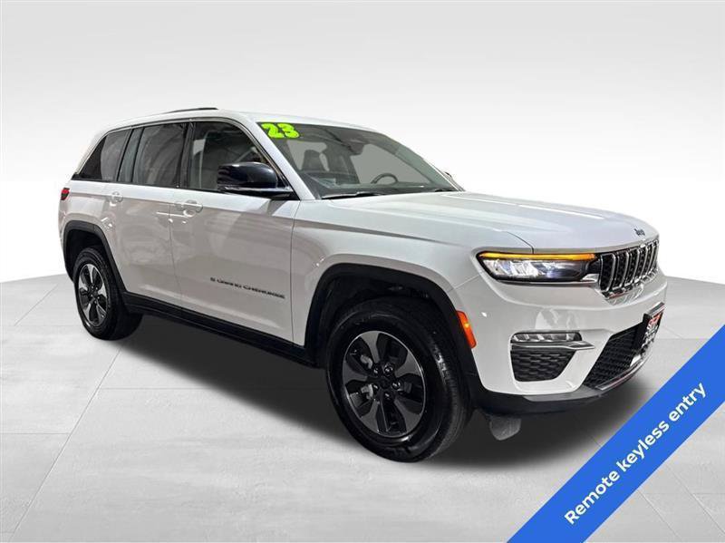 Used 2023 Jeep Grand Cherokee 4WD 4xe image 3