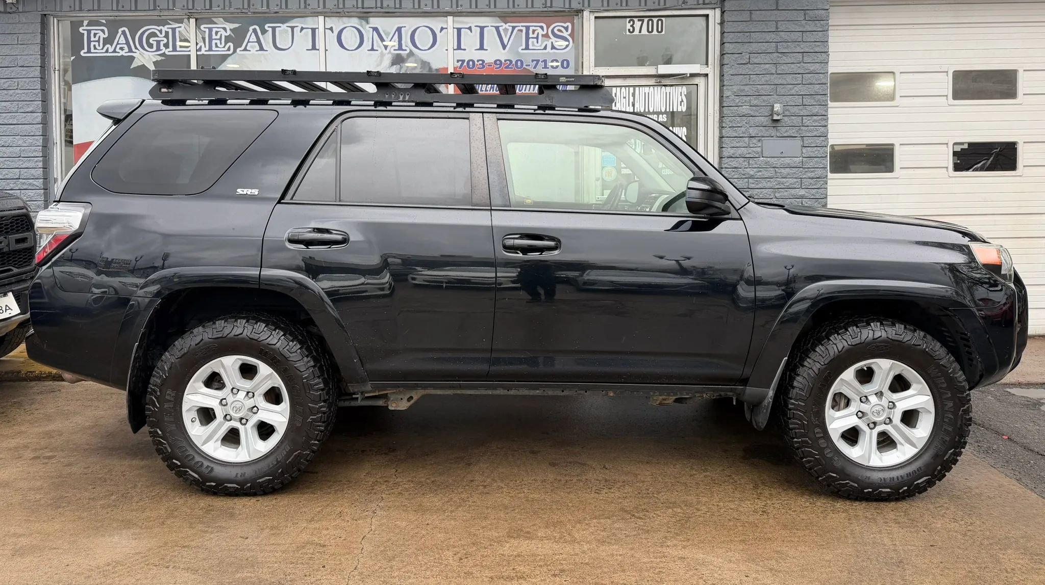 Used 2016 Toyota 4Runner SR5 image 2