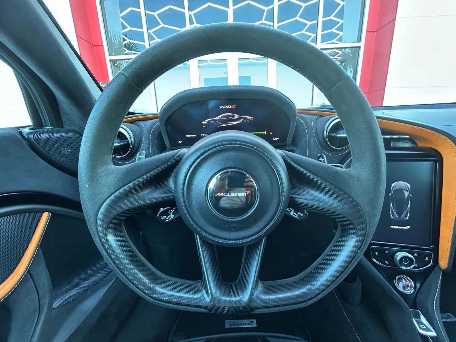 Used 2018 McLaren 720S image 18