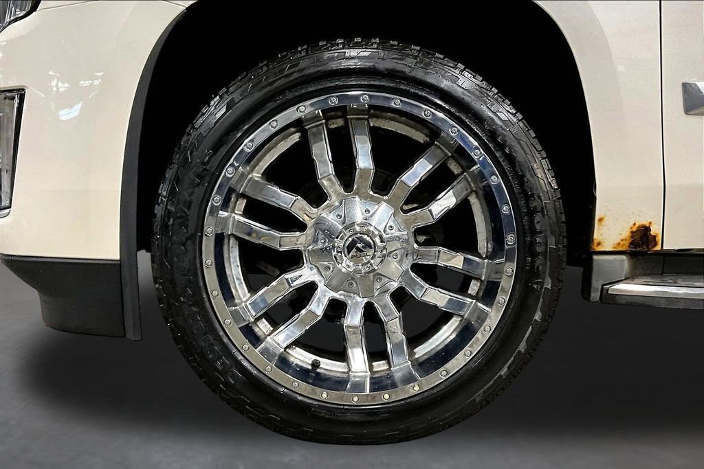 Used 2015 Cadillac Escalade Luxury image 35