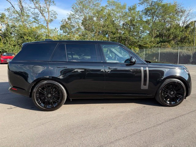 Used 2025 Land Rover Range Rover Long Wheelbase SE AWD/4WD image 5