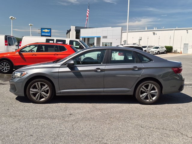 Used 2024 Volkswagen Jetta SE FWD image 8