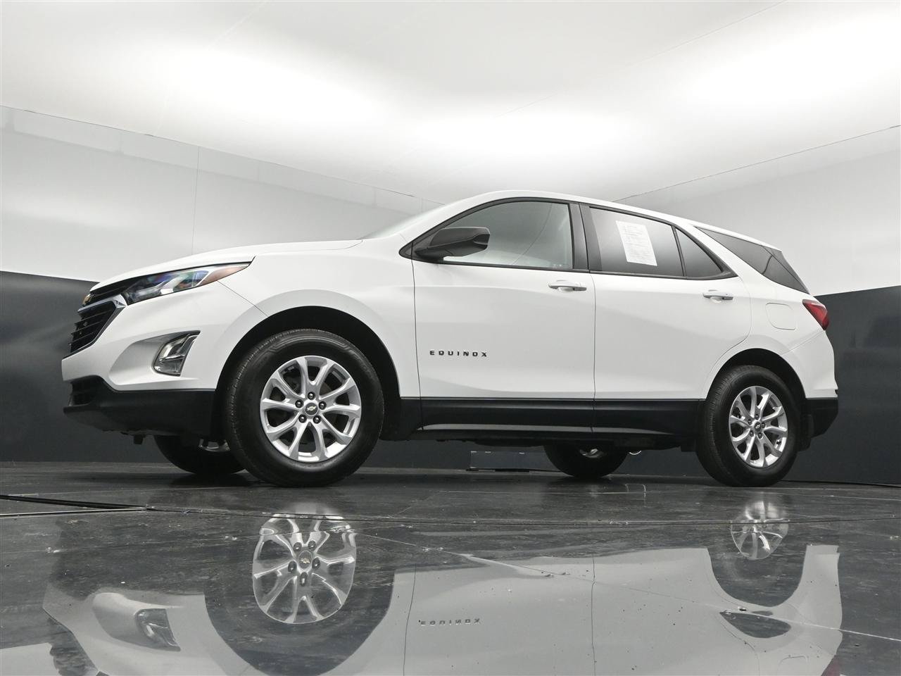 Used 2019 Chevrolet Equinox LS w/ LS Convenience Package AWD/4WD image 27