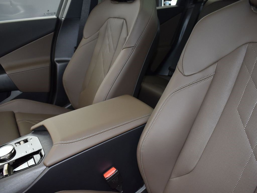 Used 2025 BMW X3 xDrive30i w/ Premium Package image 14