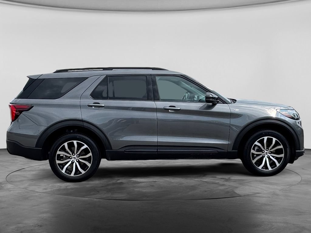 Used 2025 Ford Explorer ST-Line AWD/4WD image 11