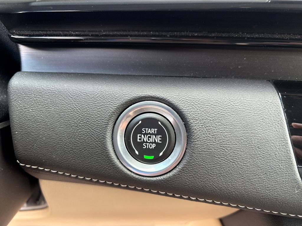 Certified 2021 Cadillac Escalade ESV Premium Luxury AWD/4WD image 25