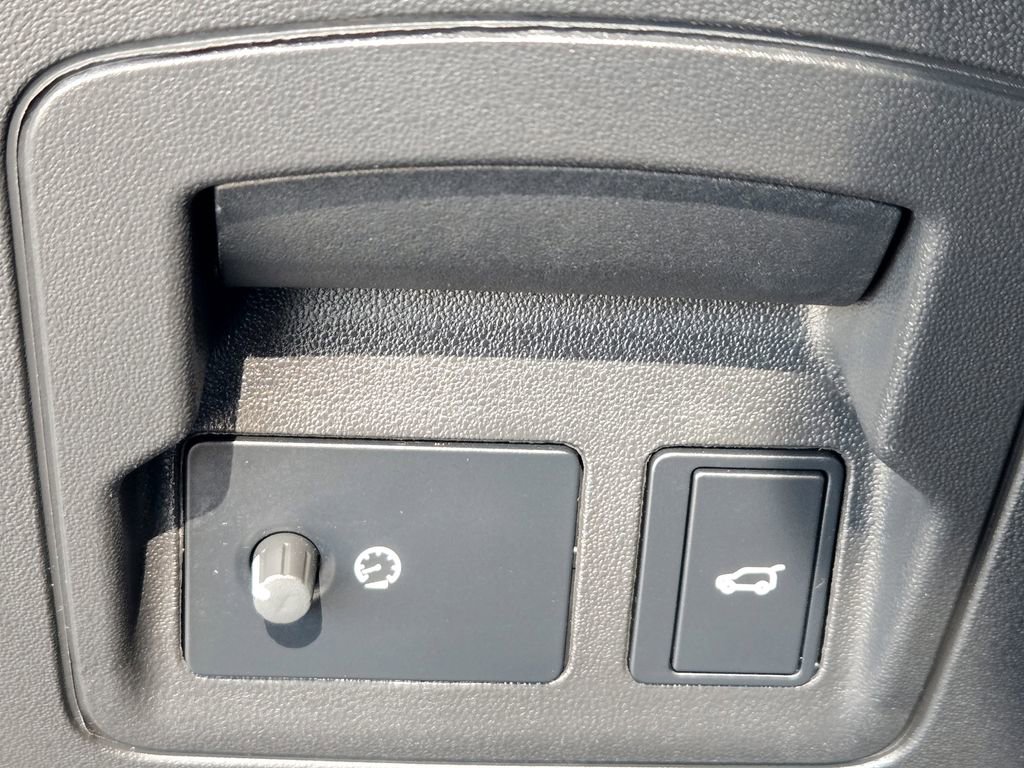 Used 2025 Land Rover Range Rover Velar Dynamic SE image 24