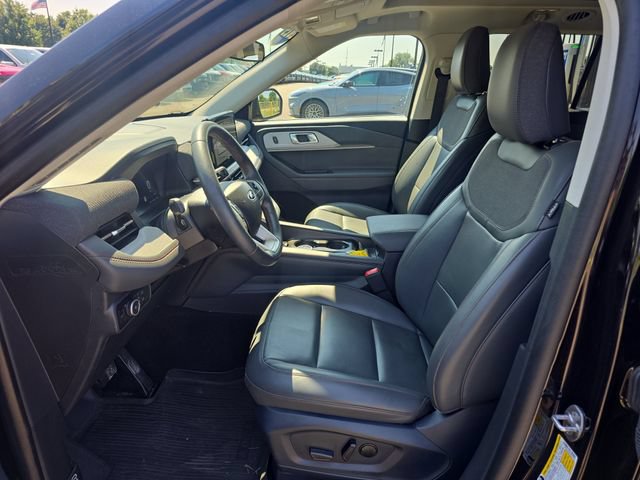 Certified 2025 Ford Explorer Active w/ Active Comfort Package AWD/4WD image 10