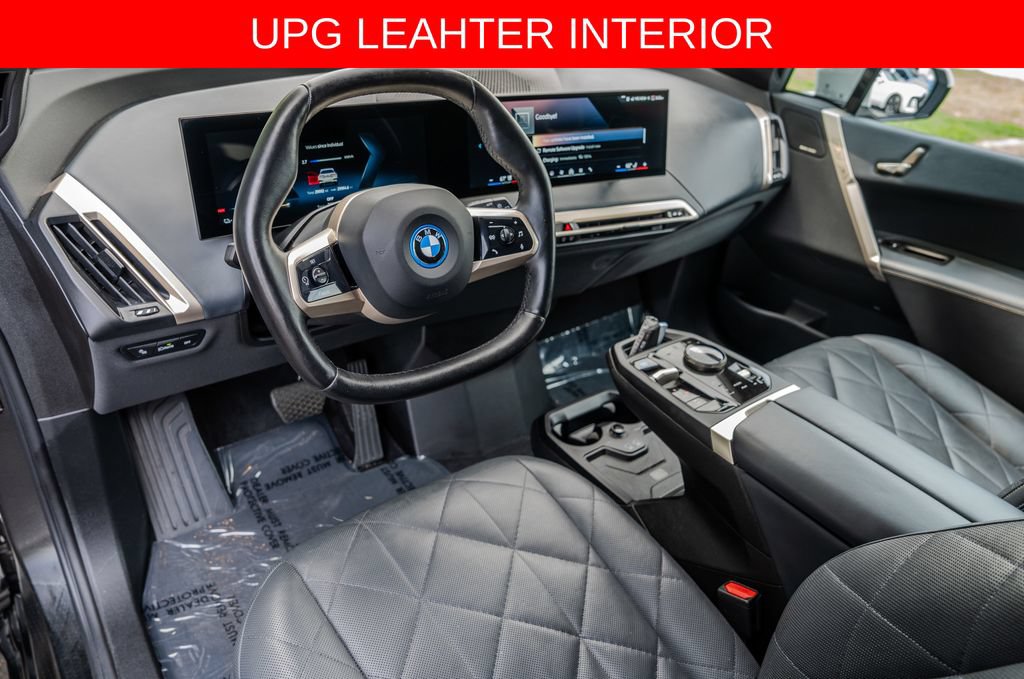 Used 2024 BMW iX xDrive50 w/ Sport Package AWD/4WD image 4
