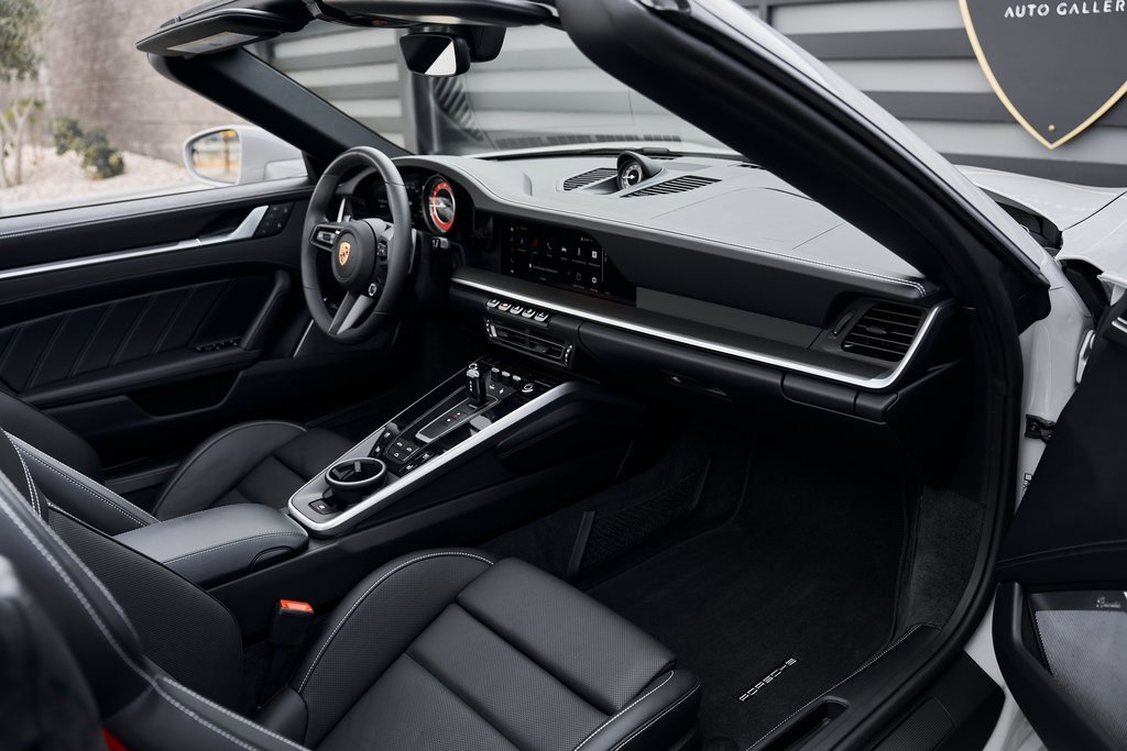Used 2025 Porsche 911 Turbo S w/ 911 Turbo Sportdesign Package image 31