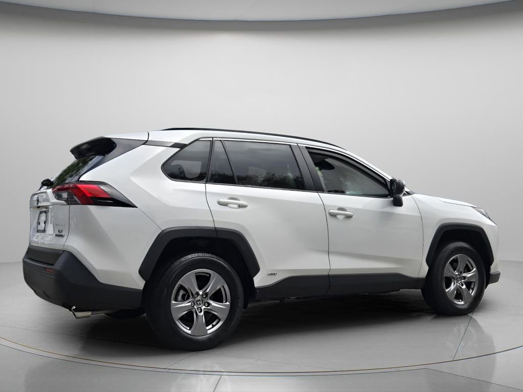 Used 2023 Toyota RAV4 LE image 7