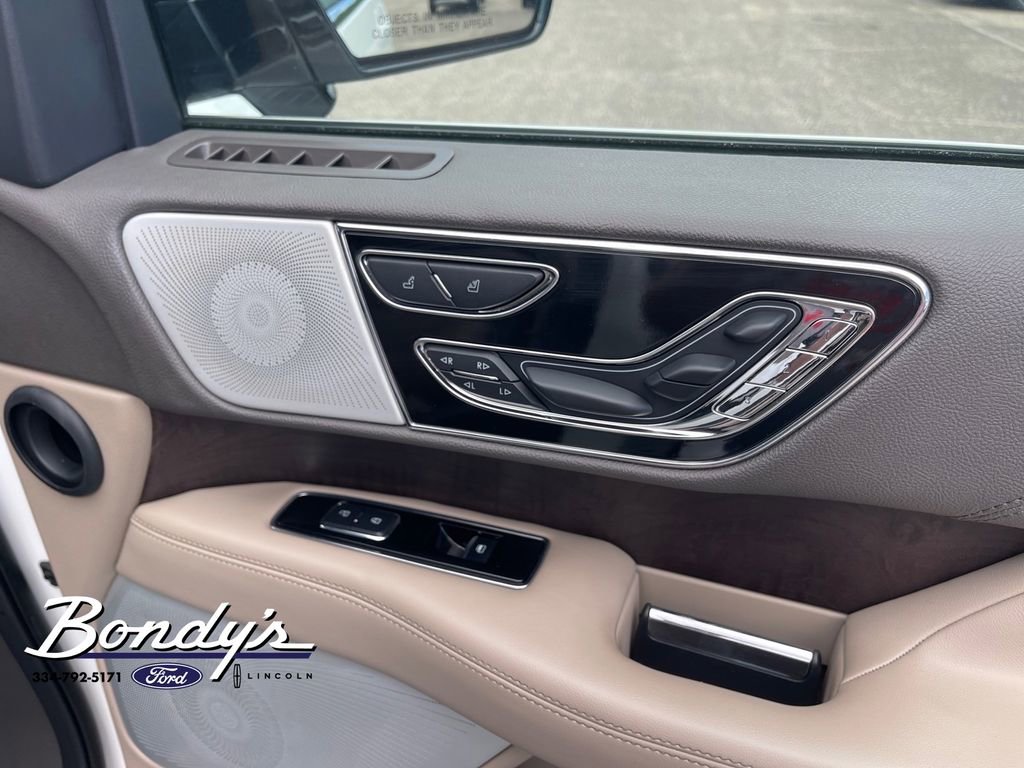 Used 2024 Lincoln Navigator L Reserve image 19