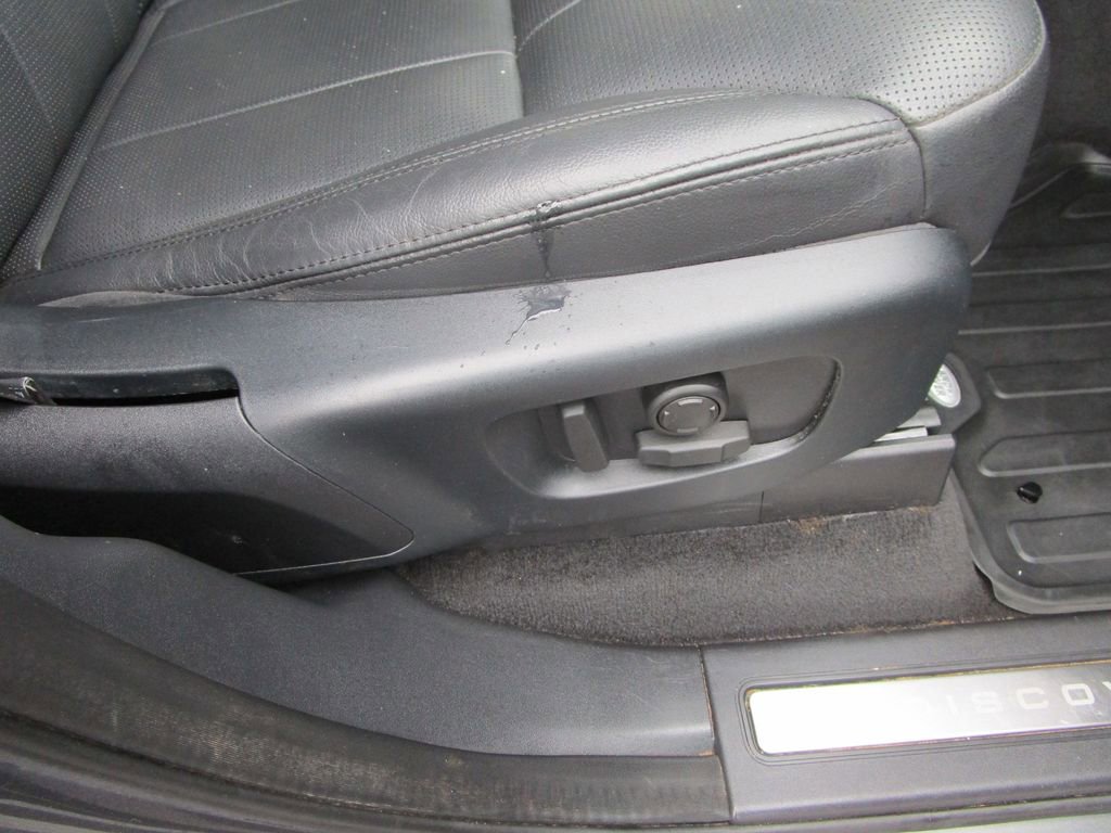 Used 2019 Land Rover Discovery HSE AWD/4WD image 29