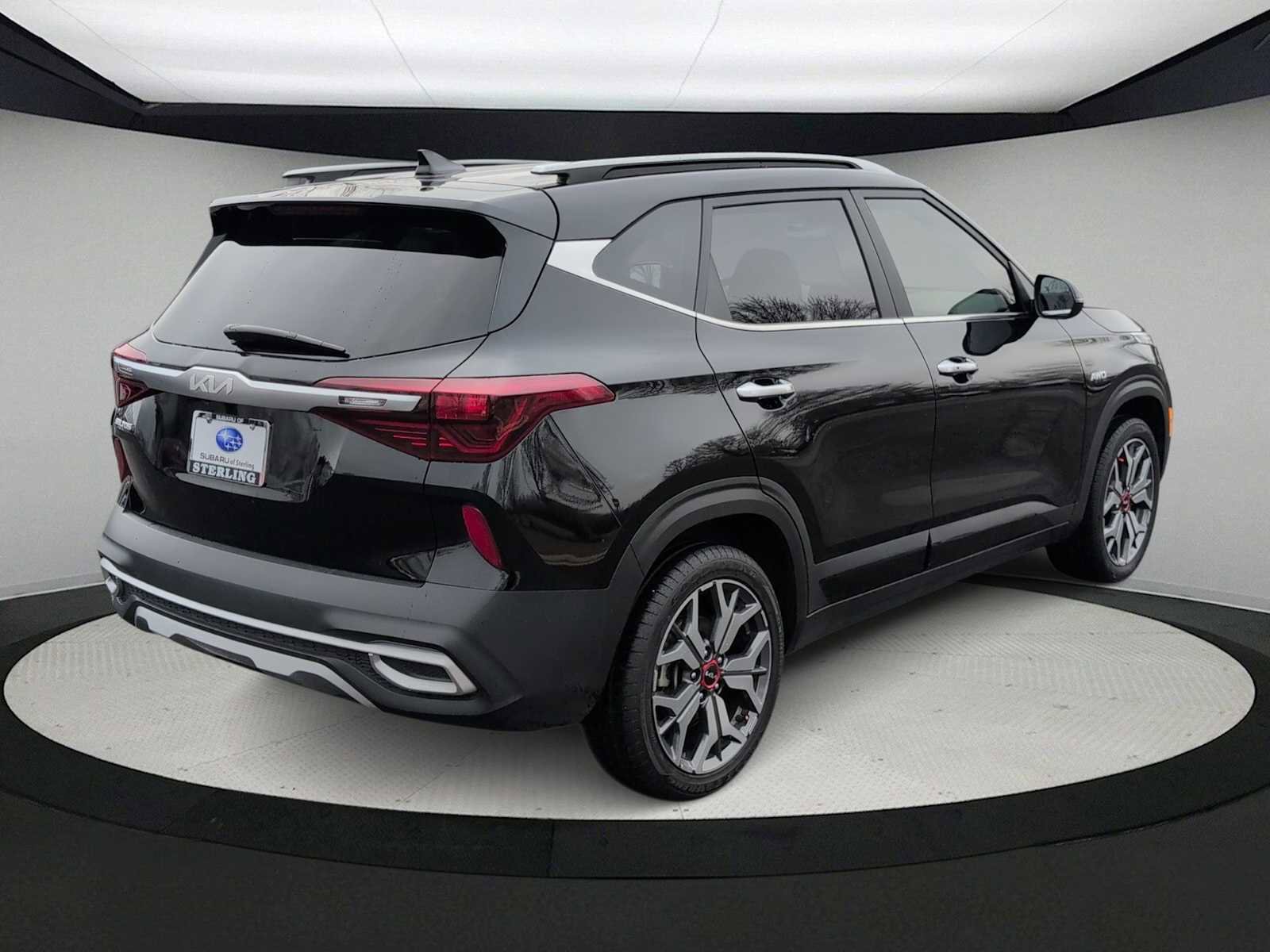 Used 2023 Kia Seltos SX w/ SX Sunroof Package image 8