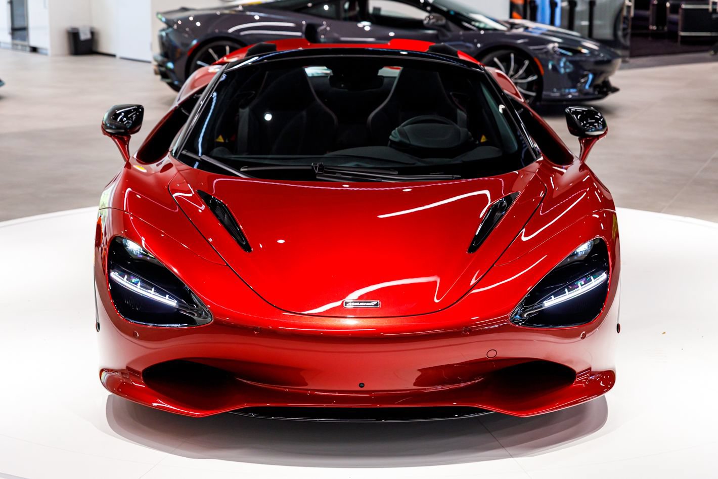 Used 2027 McLaren 750S Spider RWD image 17