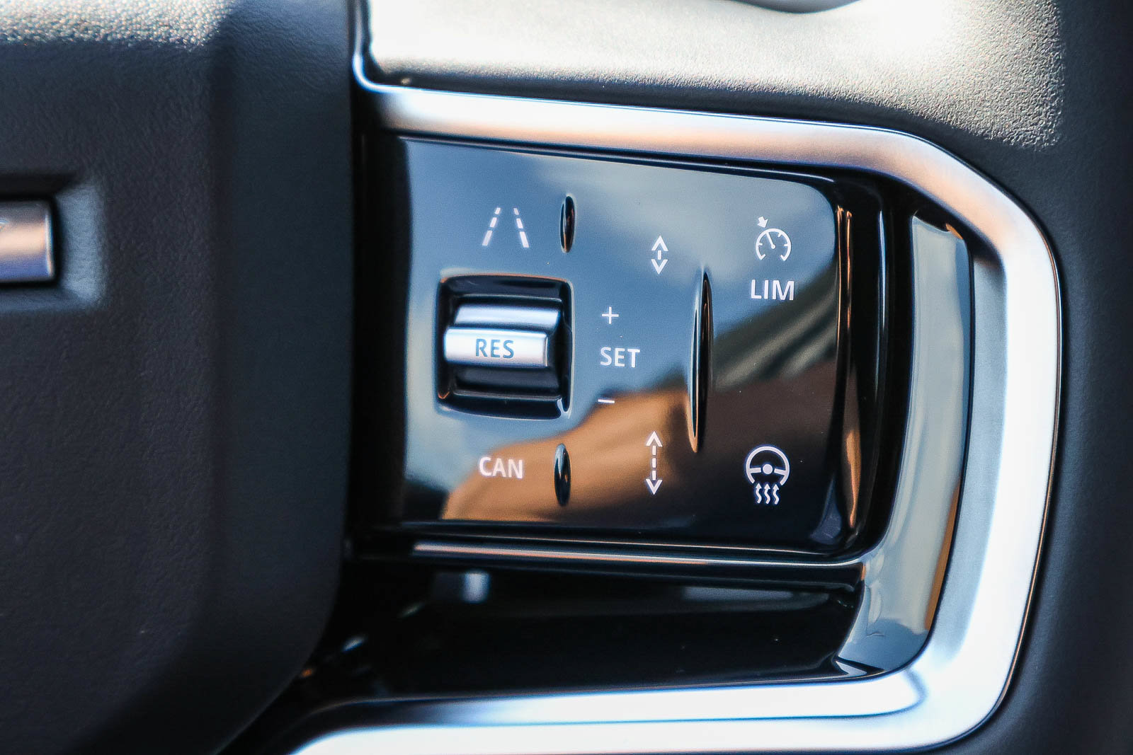 New 2026 Land Rover Discovery Sport Landmark AWD/4WD image 33