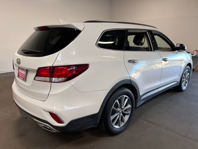 Used 2017 Hyundai Santa Fe SE image 3