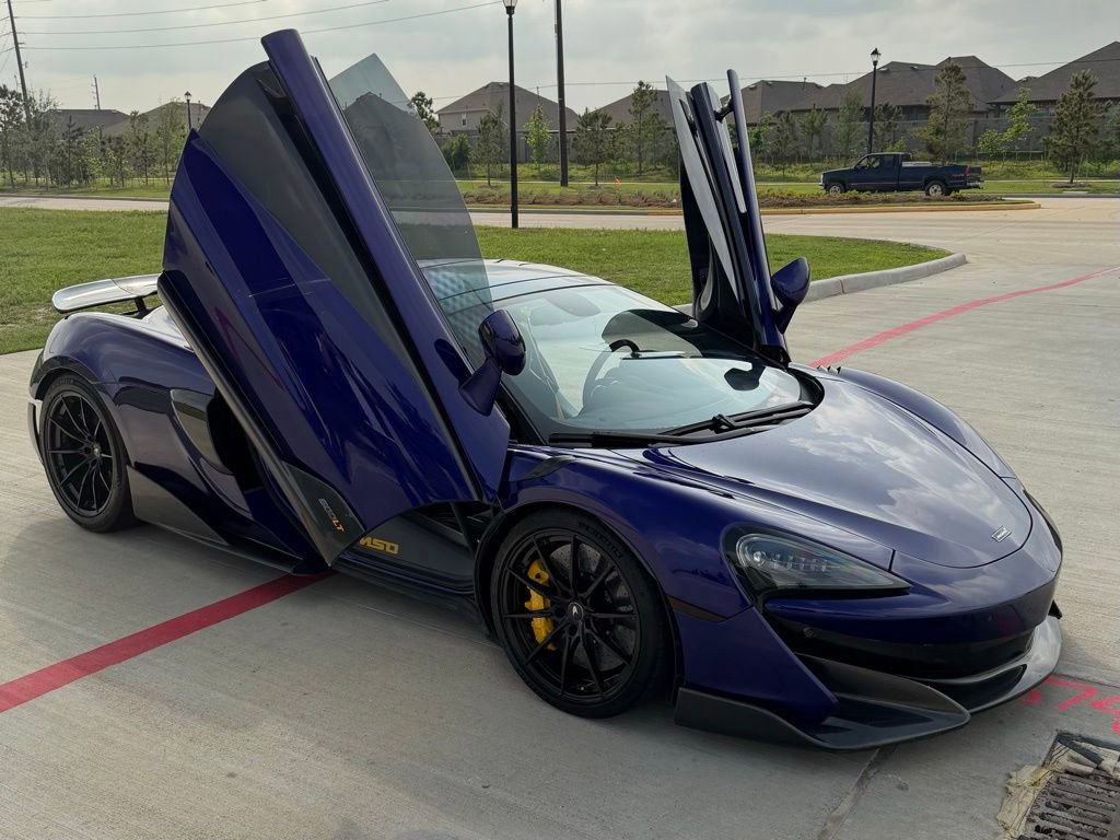 Used 2020 McLaren 600LT Spider RWD image 18